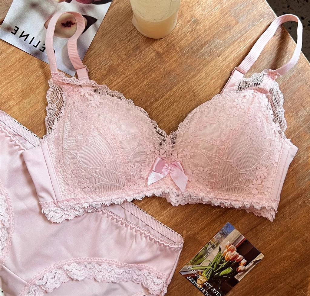 Wireless French Bralette for Small Chest, No Adjustable Push Up Lace Bra Set, Comfort Sexy Non Padded Lingerie for Women MOYISU Dames & Queens Dreams-Lingerie